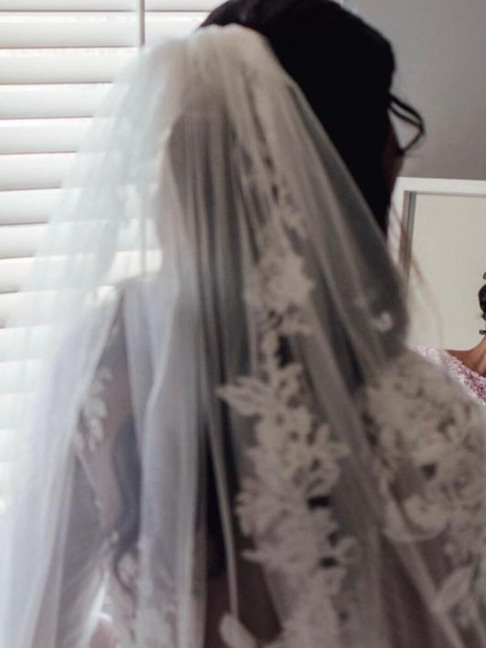WEDDING DRESS WITH VEIL - Picture 11 of 12